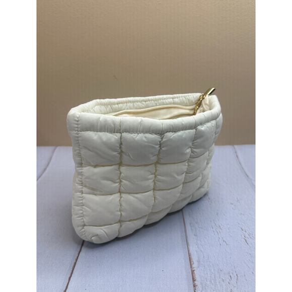 Puffy Quilted Checkered White Travel Cosmetic, Toiletry, Makeup Bag New - Picture 2 of 11
